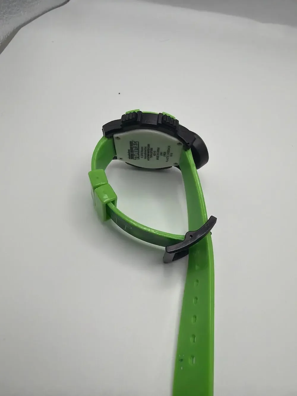 Teenage Mutant Ninja Turtle Accutime Digital Wristwatch with a Buckle Band